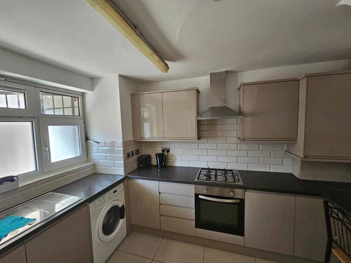 Towerhill Rooms Лондон Экстерьер фото