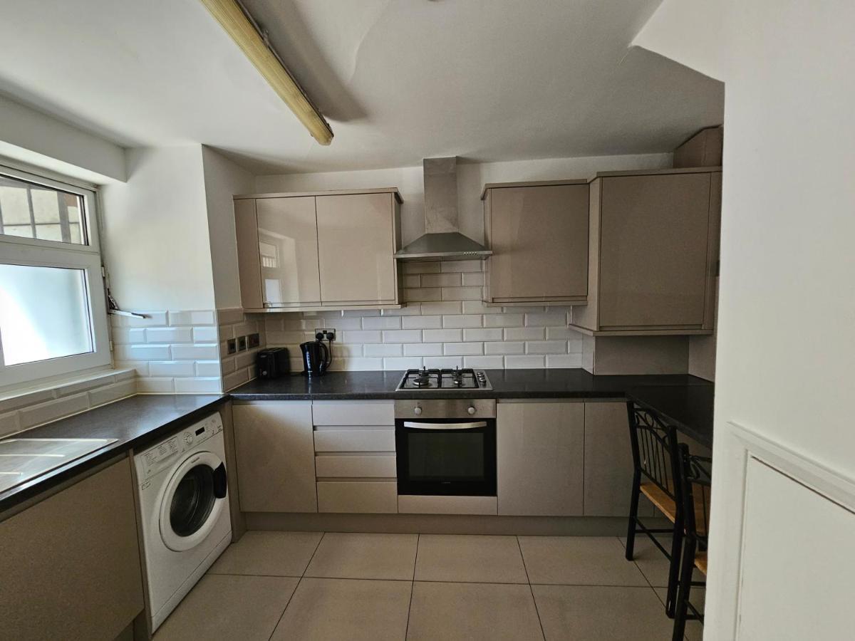 Towerhill Rooms Лондон Экстерьер фото