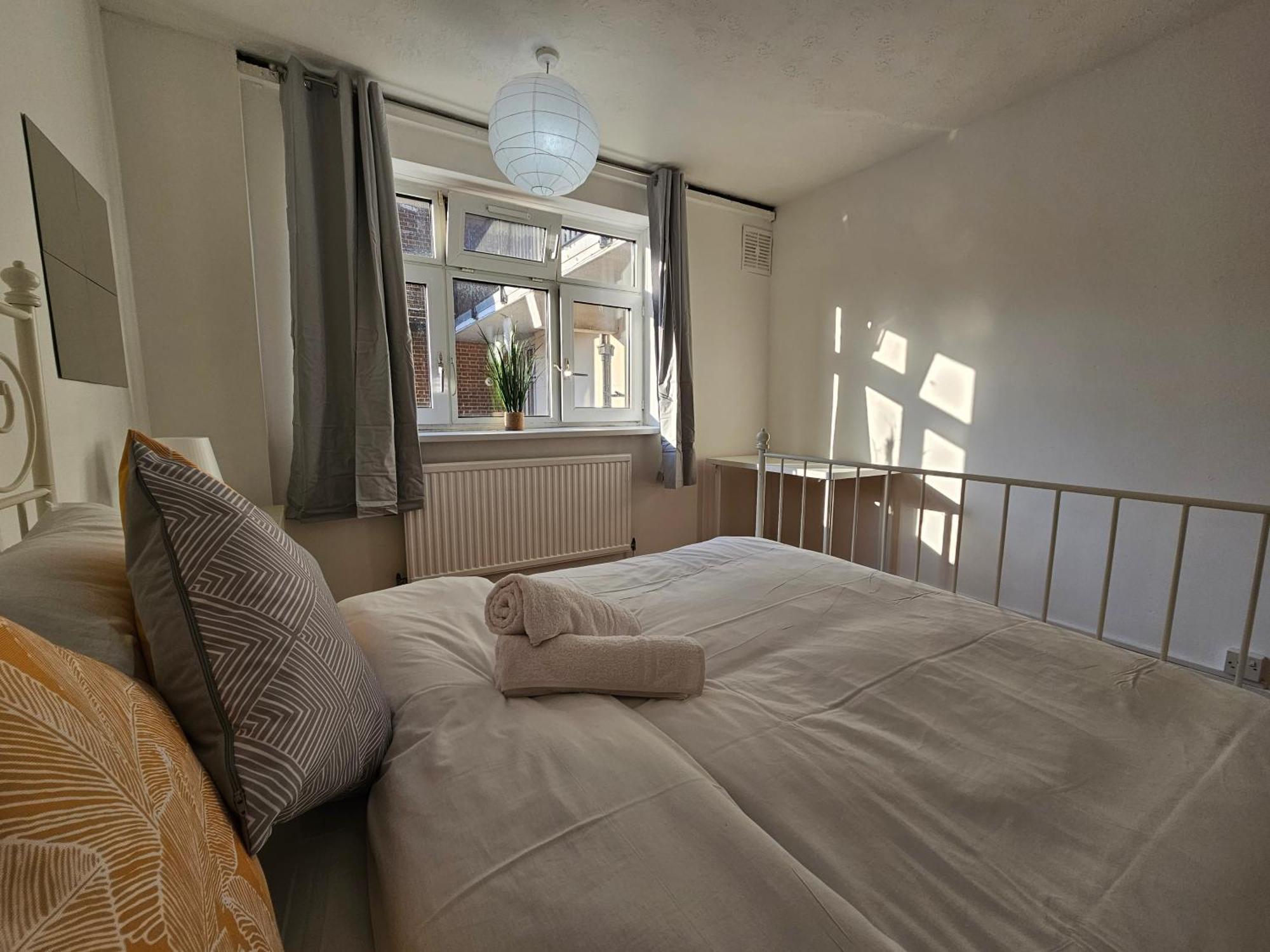 Towerhill Rooms Лондон Экстерьер фото